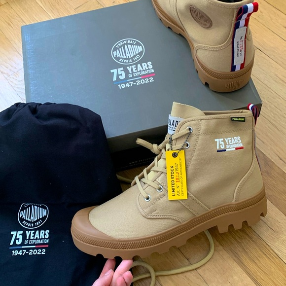 Limited Edition 🇫🇷 Palladium Sneakers  11US NEW - Picture 3 of 17